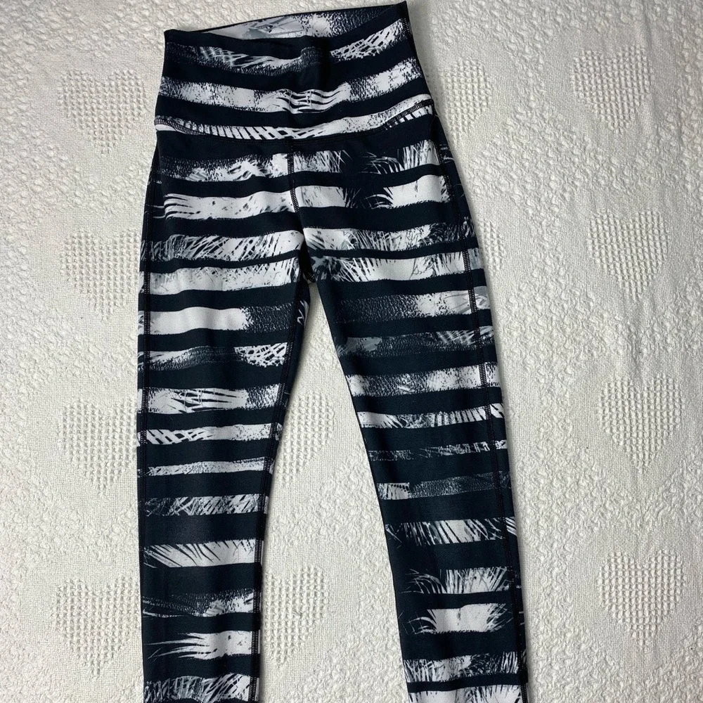Lululemon Leggings (4)